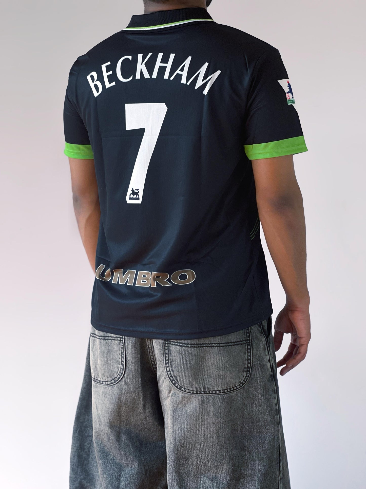 Beckham united retro jersey
